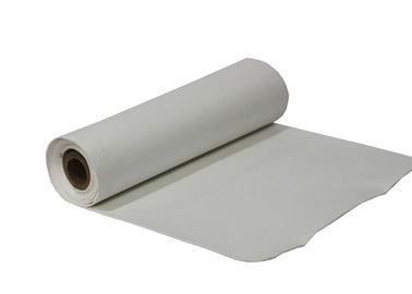 Chine Époussetez le tissu filtrant Rolls, le type tissé par matériel 320gsm de polyester de maille de filtre usine